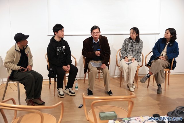 圆桌现场    照相\任玉明